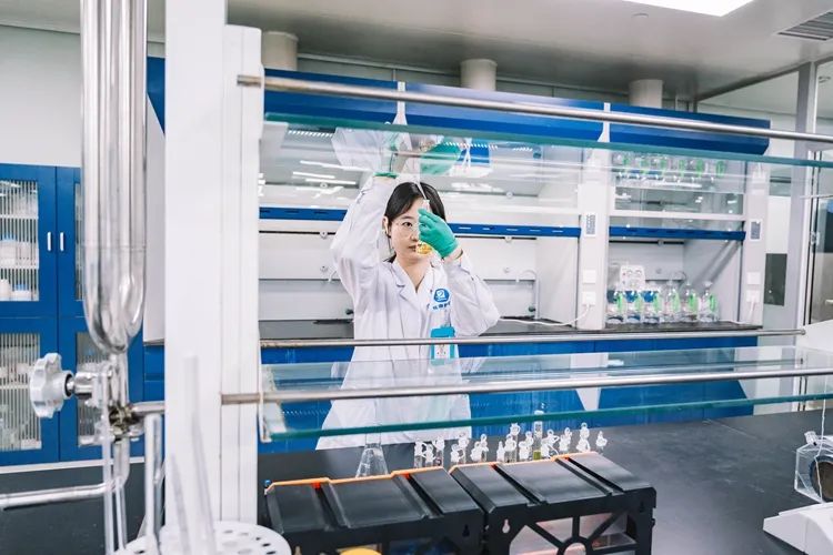 �����������õ���ĺ�ҩ������������������̽�����ܻ�ҽҩ��ҵ����̬